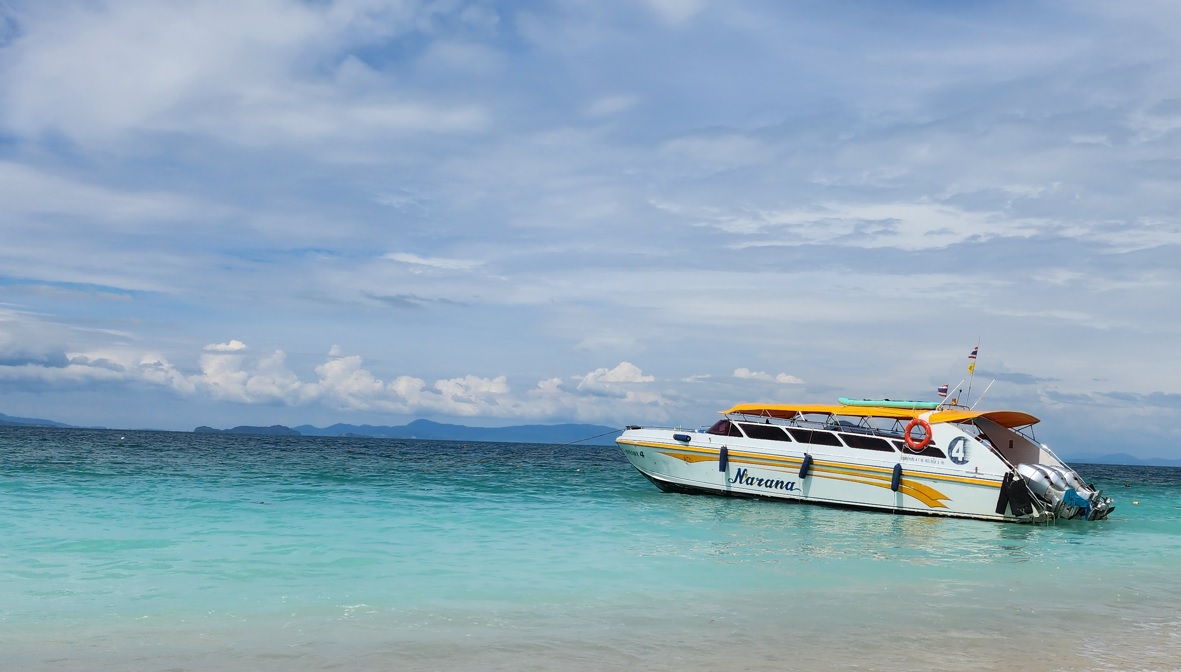 Trip to Phuket with kids - Day 1 of 4